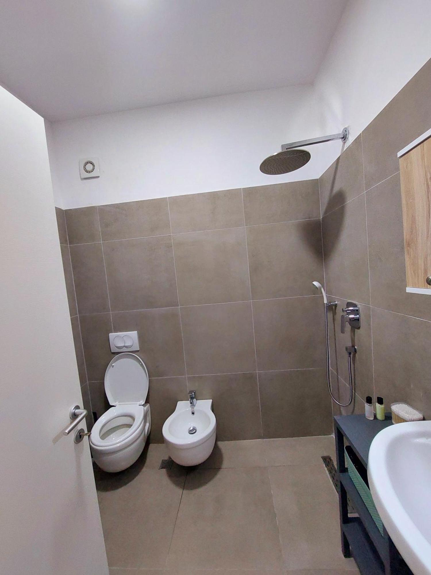 Gex Apartments Tirana Exterior photo